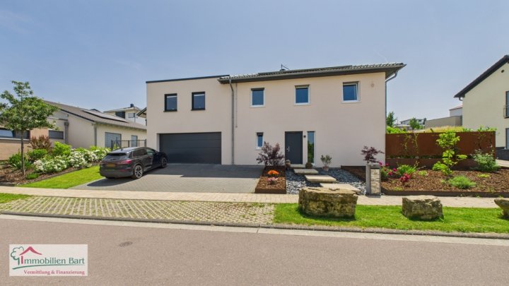 VIS À VIS L-WORMELDANGE: FAMILIENGLÜCK MIT PV ANLAGE IN WINCHERINGEN!