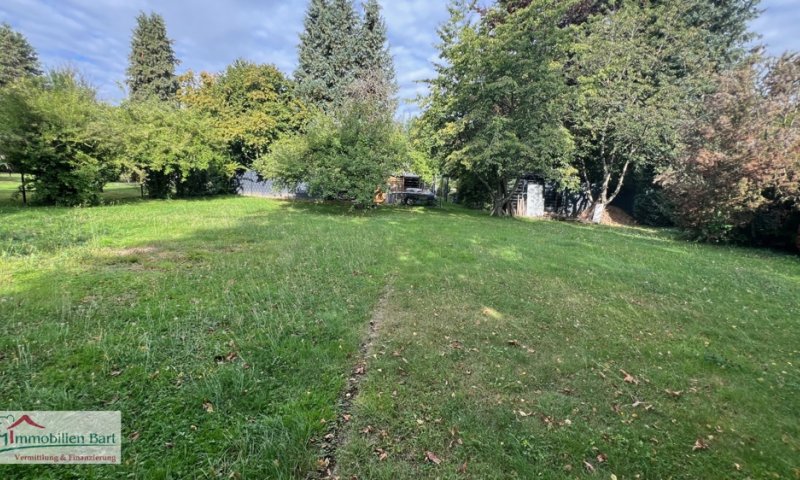 GRENZE LUXEMBURG: EBENES BAUGRUNDSTÜCK/ CA. 22 M BREIT - KEINE BAUVERPFLICHTUNG!