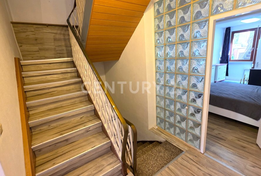 Treppenhaus zwischen EG und OG