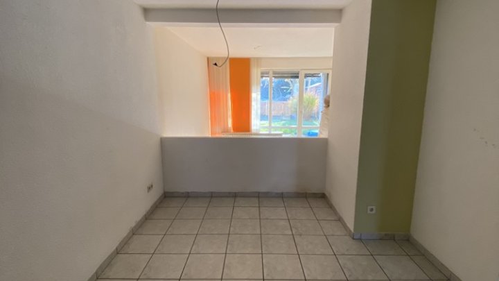 Gepflegtes Reihenhaus, stadtnah mit Garten und eigener Garage