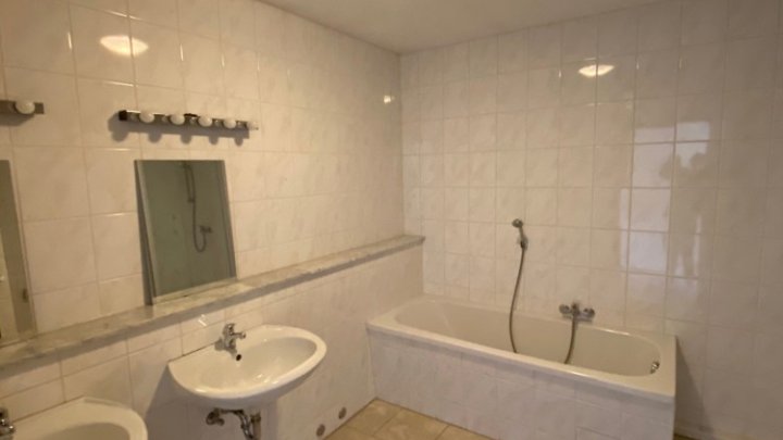 Gepflegtes Reihenhaus, stadtnah mit Garten und eigener Garage