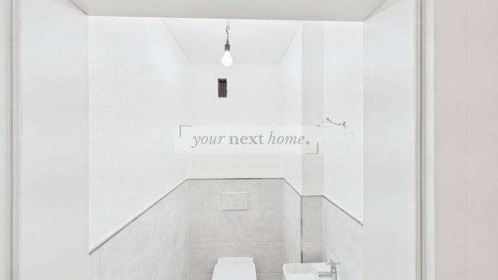 Saniertes Schmuckstück mit 3 Balkonen und circa 400 Meter von der Uni entfernt.