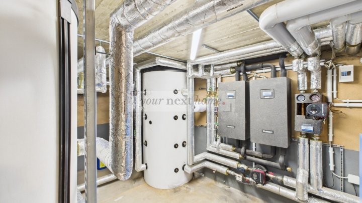 Saniertes Schmuckstück mit 3 Balkonen und circa 400 Meter von der Uni entfernt.