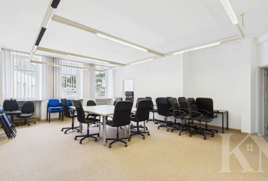 Büro groß