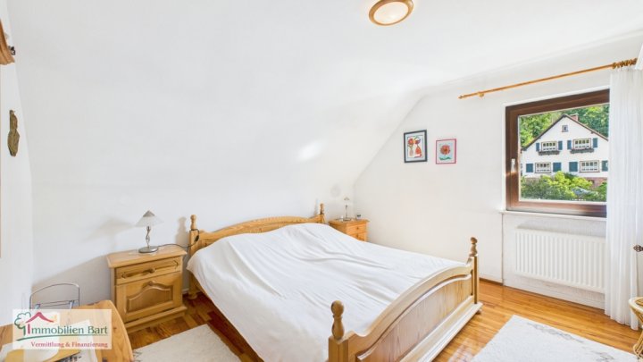 METTLACH-SAARHÖLZBACH: WOHNHAUS MIT 3 SCHLAFZIMMERN + BLICK INS GRÜNE