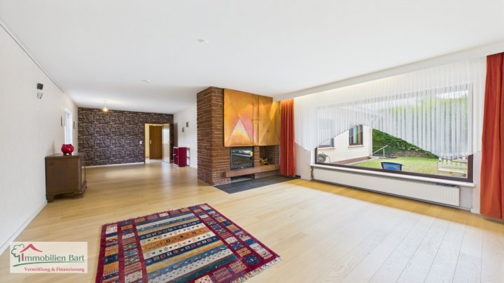 RUHE UND RAUM IN METTLACH - BARRIEREFREIER BUNGALOW MIT SOLARANLAGE IN TOLLER LAGE