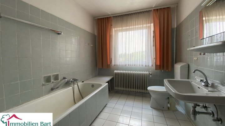 MERZIG-BESSERINGEN: GEPFLEGTES WOHNHAUS MIT GARTEN UND GARAGE IN TOP LAGE!