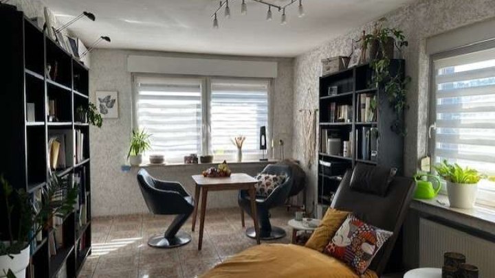 Einfamilienhaus in Erbringen mit großem Grundstück