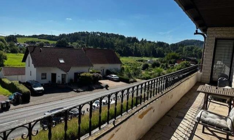Einfamilienhaus in Erbringen mit großem Grundstück