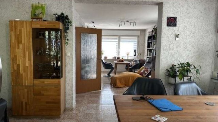 Einfamilienhaus in Erbringen mit großem Grundstück