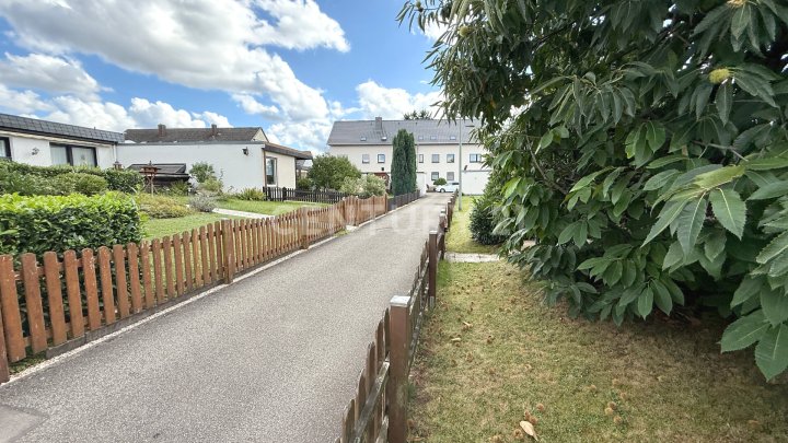 Bungalow, Garten, zwei Terrassen, Bonus-Bauplatz –Platz für Träume, Gartenpartys und Abenteuer!