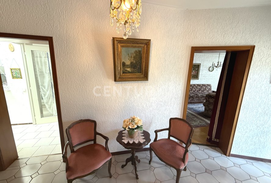 Diele - Links die Kücke, rechts Wohn/Esszimmer