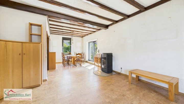 BECKINGEN: WOHNHAUS MIT GARTEN UND GARAGE!