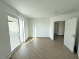 Bürozimmer mit weiterem Ausgang Dachterrasse