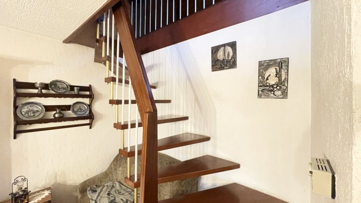 Charmante 2-Etagen-Wohnung mit Balkon und Galerie