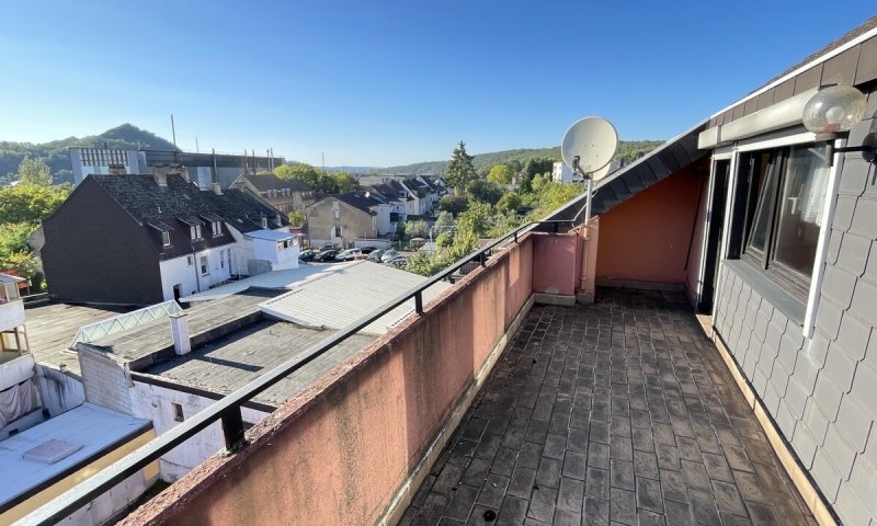 Charmante 2-Etagen-Wohnung mit Balkon und Galerie