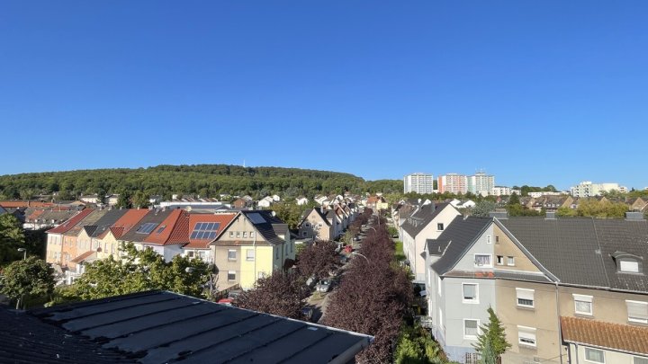 Charmante 2-Etagen-Wohnung mit Balkon und Galerie