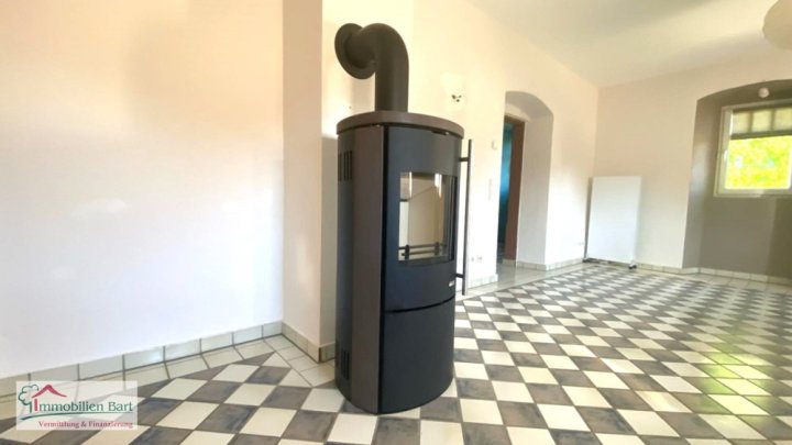 PERL-BORG: 72 M² WOHNUNG MIT KAMINOFEN & EINBAUKÜCHE