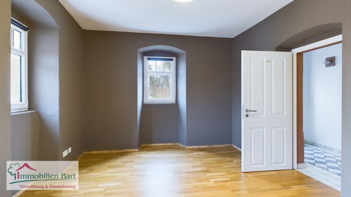 PERL-BORG: 72 M² WOHNUNG MIT KAMINOFEN & EINBAUKÜCHE