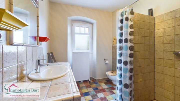 PERL-BORG: 72 M² WOHNUNG MIT KAMINOFEN & EINBAUKÜCHE