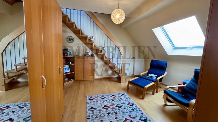 FAMILENFREUNDLICH UND EINZUGSBEREIT - FREIST. 1 FAM.-HAUS MIT GROSSEM GARTEN + 3 GARAGEN IN DUDWEILER