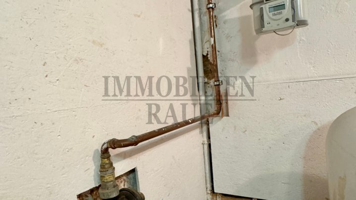 FAMILENFREUNDLICH UND EINZUGSBEREIT - FREIST. 1 FAM.-HAUS MIT GROSSEM GARTEN + 3 GARAGEN IN DUDWEILER