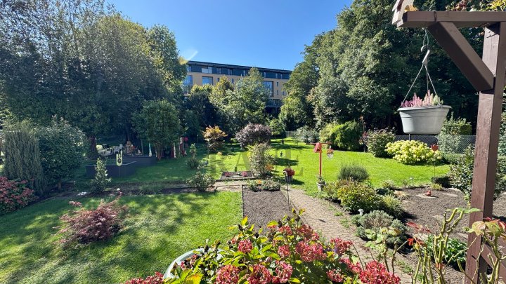 FAMILENFREUNDLICH UND EINZUGSBEREIT - FREIST. 1 FAM.-HAUS MIT GROSSEM GARTEN + 3 GARAGEN IN DUDWEILER
