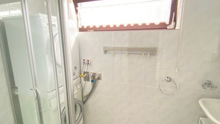 Renovierte 2-ZKB Single Wohnung mit EBK und Terrasse