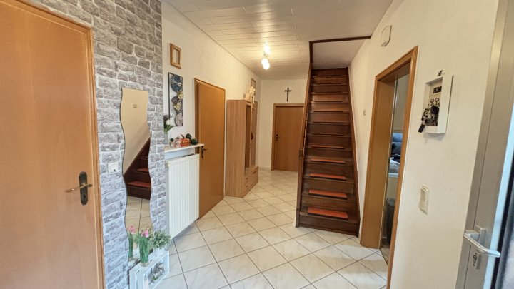 Ein-Zweifamilienhaus in Fischbach