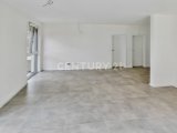 Wohn-, Essbereich mit Blick zur Küche