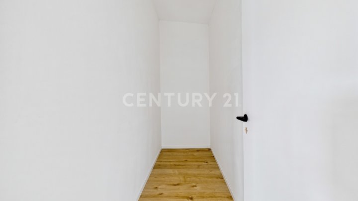 Modernes Wohnen trifft Dachgeschoss-Charme – exklusives Neubau-Highlight