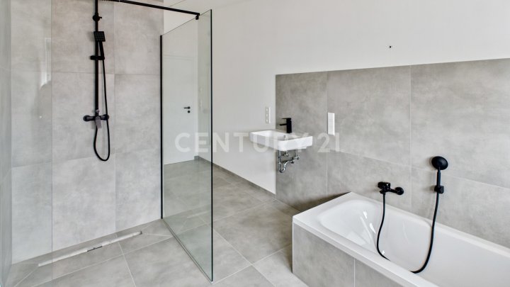 Wohnen unterm Dach mit Charme – Neubau-Highlight im Erstbezug in Schönenberg-Kübelberg