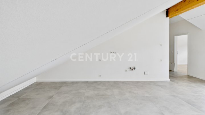 Wohnen unterm Dach mit Charme – Neubau-Highlight im Erstbezug in Schönenberg-Kübelberg