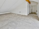 Offener Wohn- / Essbereich mit Blick zur Diele