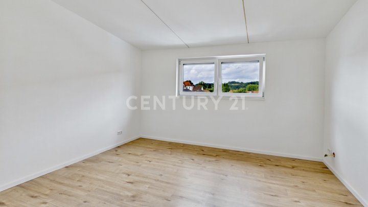 Wohnen unterm Dach mit Charme – Neubau-Highlight im Erstbezug in Schönenberg-Kübelberg