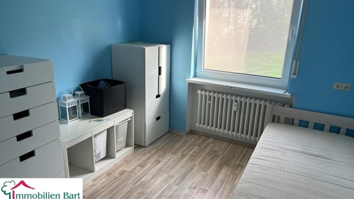 GRENZE L-WORMELDANGE: HAUS MIT 3 WOHNUNGEN + NEBENGEBÄUDE