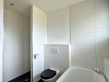 Bad mit Wanne und Dusche