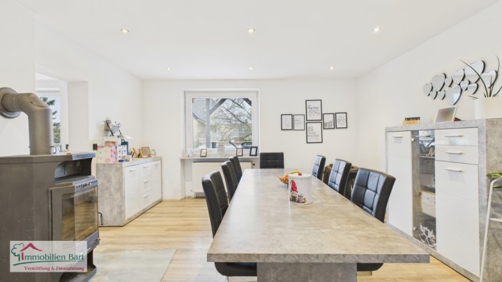 ORSCHOLZ: WOHNHAUS MIT 4 SCHLAFZIMMERN IN TOP WOHNLAGE