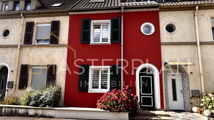 Charmantes Reihenmittelhaus mit Pool