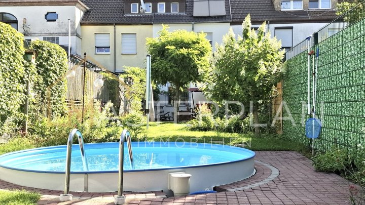 Charmantes Reihenmittelhaus mit Pool