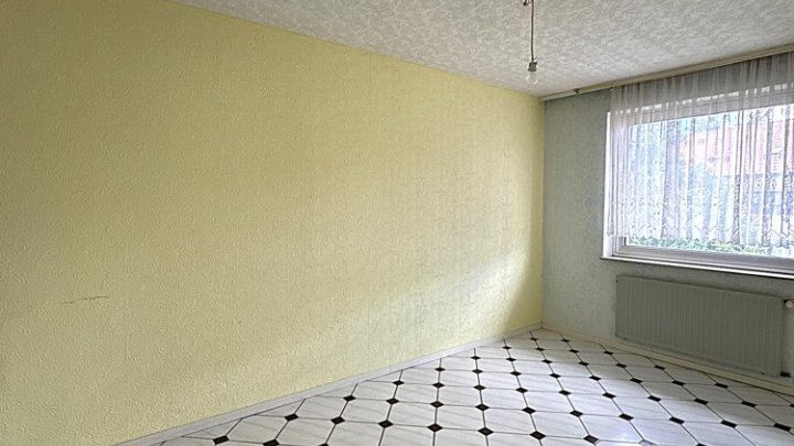 3-FH mit Garten und Garage in guter Lage von Sulzbach, teilvermietet