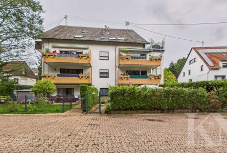 Rückansicht / Eingang Wohnung
