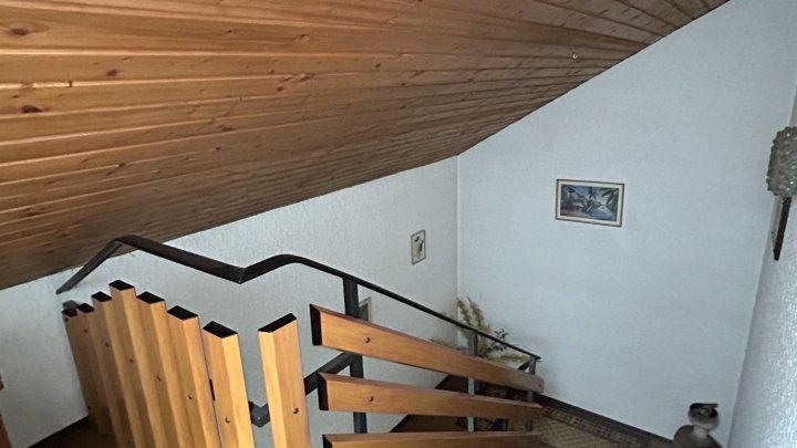 Großzügiges 1-2 Familienhaus und großem Grundstück in sehr ruhiger Lage von Schiffweiler