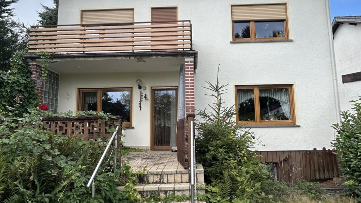 Großzügiges 1-2 Familienhaus und großem Grundstück in sehr ruhiger Lage von Schiffweiler