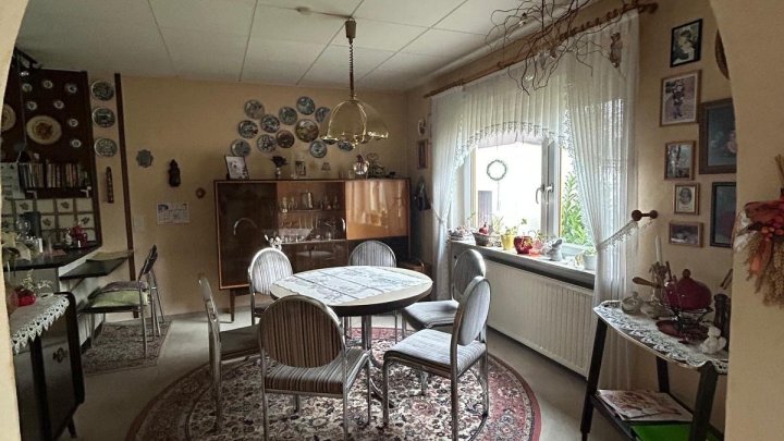 Großzügiges 1-2 Familienhaus und großem Grundstück in sehr ruhiger Lage von Schiffweiler