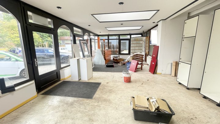 Wohn- und Gewerbeobjekt mit 4 Wohneinheiten und großen Hallenflächen