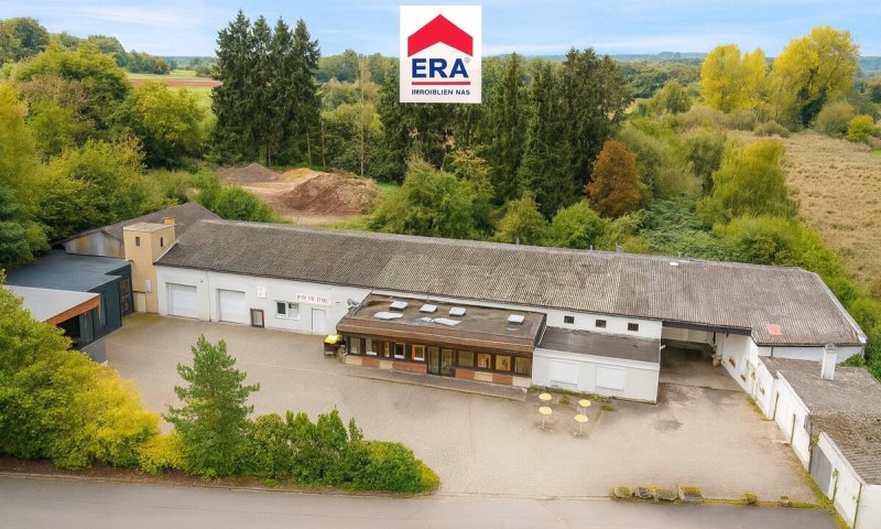 Wohn- und Gewerbeobjekt mit 4 Wohneinheiten und großen Hallenflächen