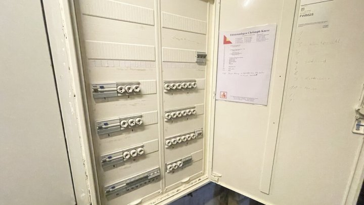 Wohn- und Gewerbeobjekt mit 4 Wohneinheiten und großen Hallenflächen