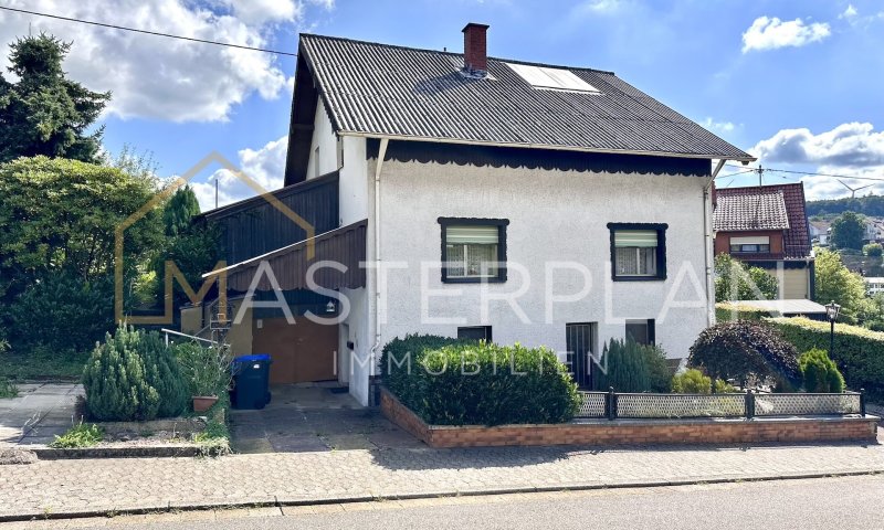 Freistehendes Einfamilienhaus mit Garten in Aschbach