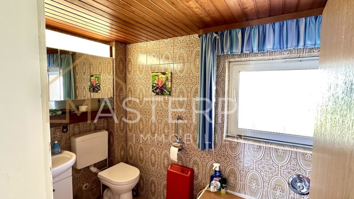 Freistehendes Einfamilienhaus mit Garten in Aschbach